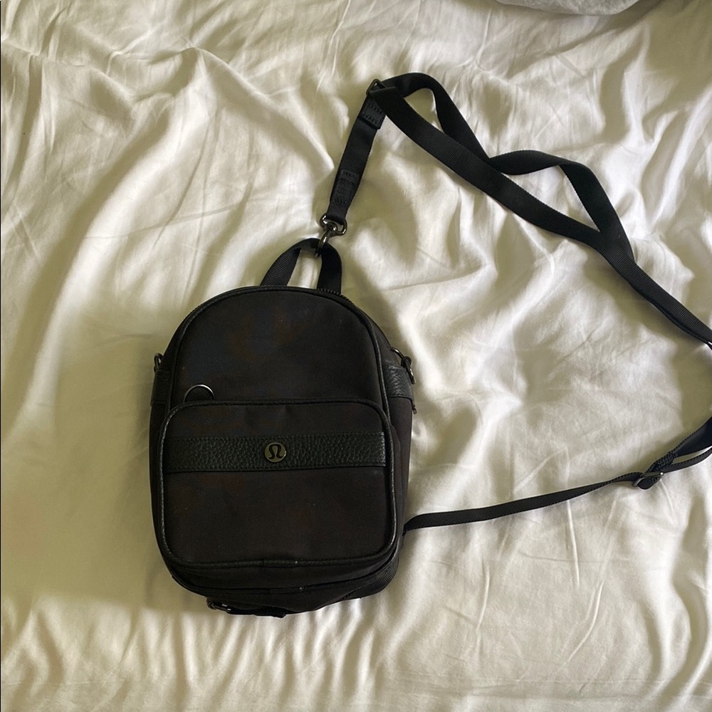 lululemon athletica Black Belt Bag Minimalist Design